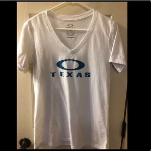 Oakley T-shirt